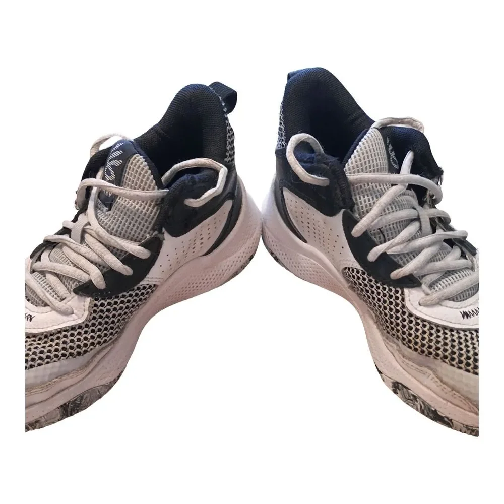 Kids' Curry 3Z24 Basketball Shoe Kids 4 Youth